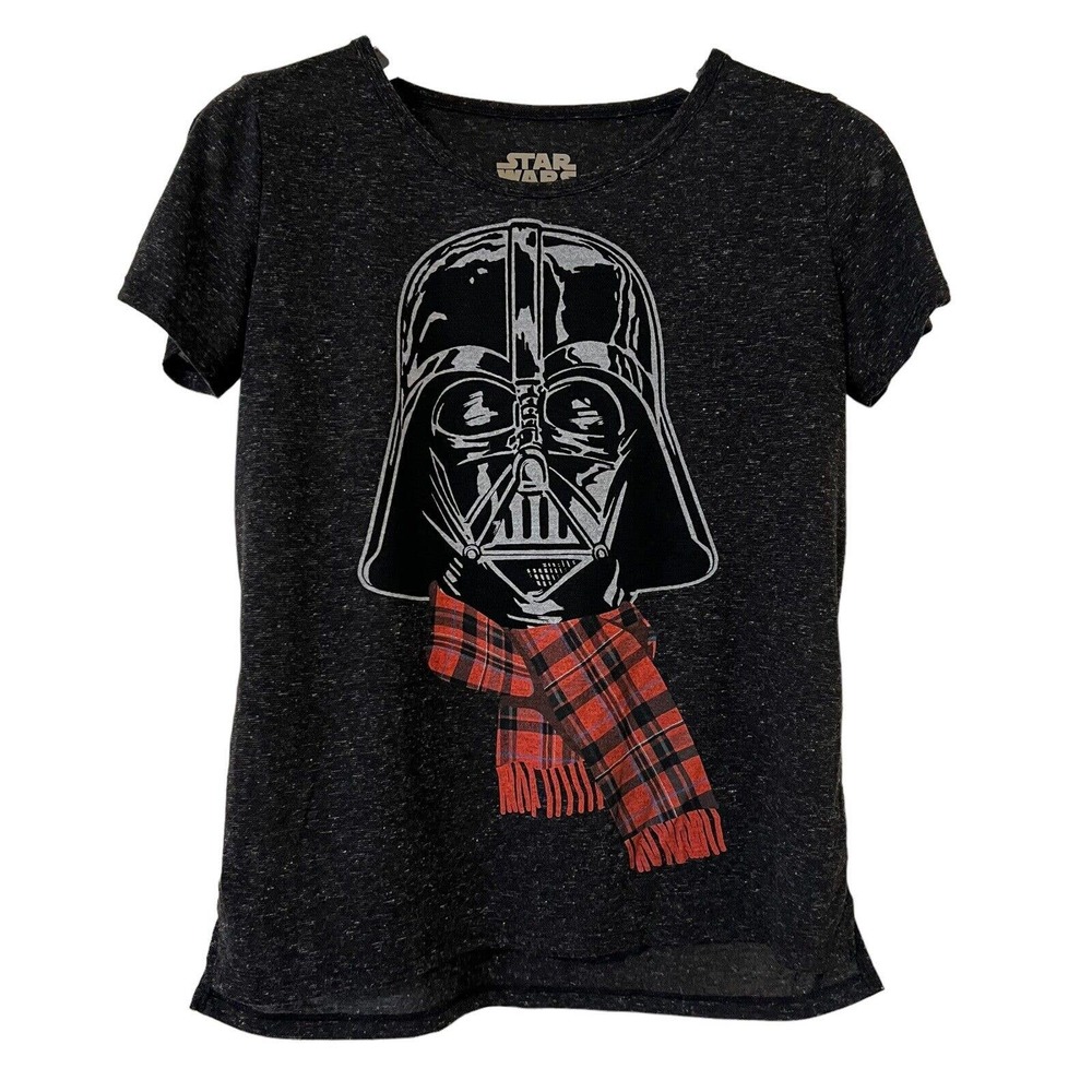 🌵 Star Wars Darth Vader Wearing Red Plaid Scarf Christmas T-Shirt - Size Medium